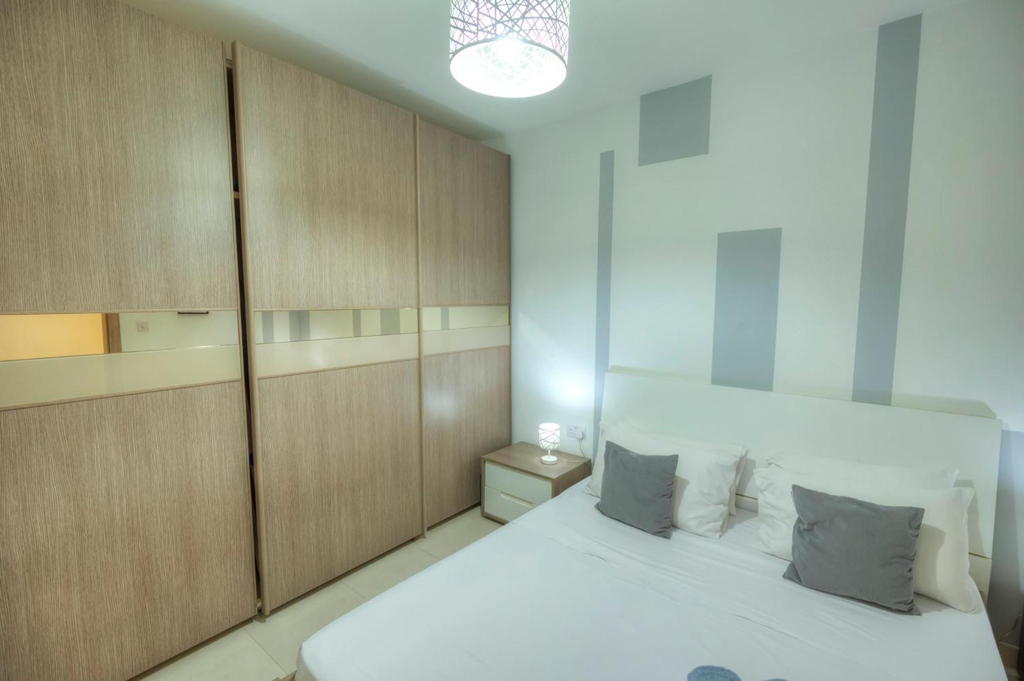 Appartamento Seafront Bright & Spacious 2 Bedroom, Balcony, Kdeg1-1