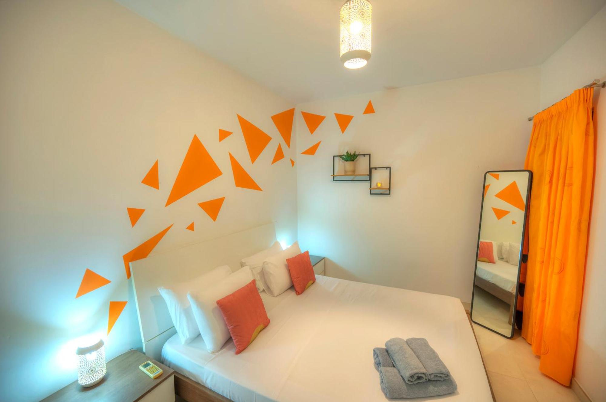 Seafront Bright & Spacious 2 Bedroom, Balcony, Kdeg1-1 Appartamento *