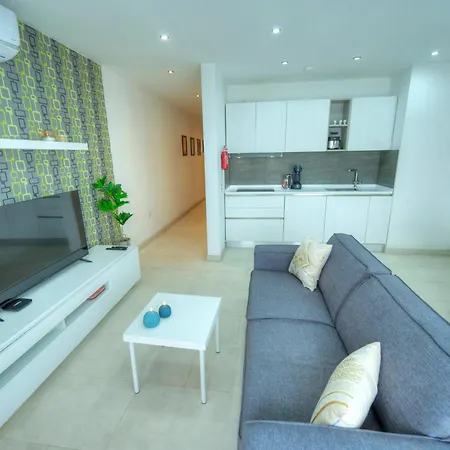 Seafront Bright & Spacious 2 Bedroom, Balcony, Kdeg1-1 Sliema Zewnętrze zdjęcie